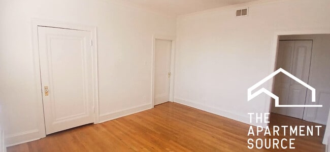 Foto del edificio - 4808 W Barry Ave