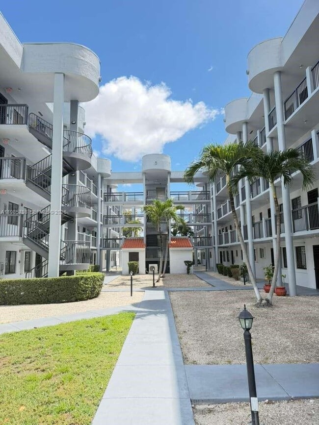 Building Photo - 5290 W 21st Ct