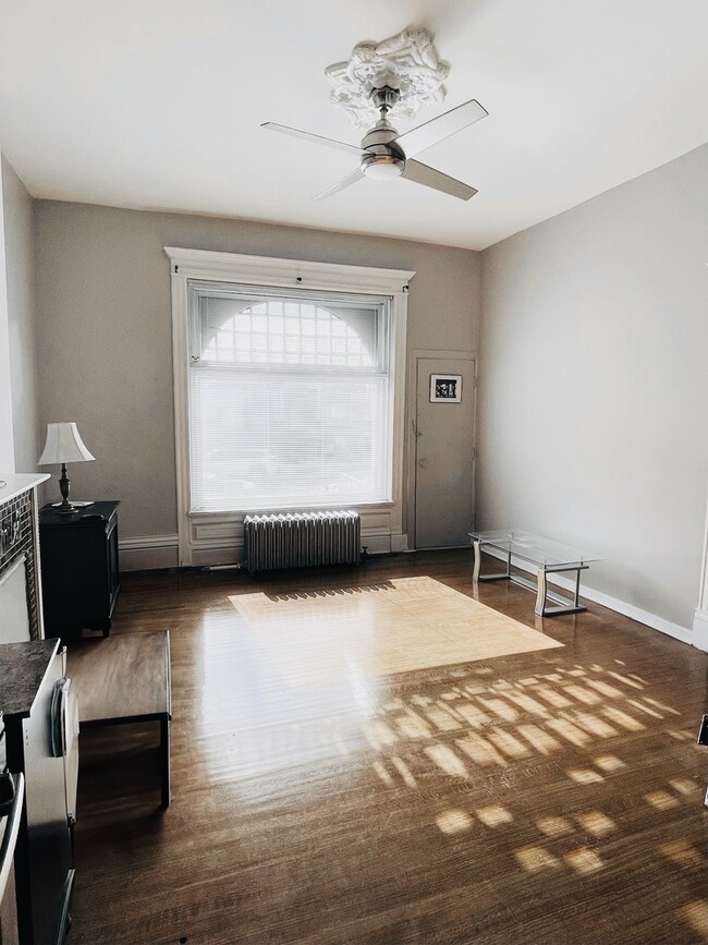 Foto del edificio - 3016 W Walnut St