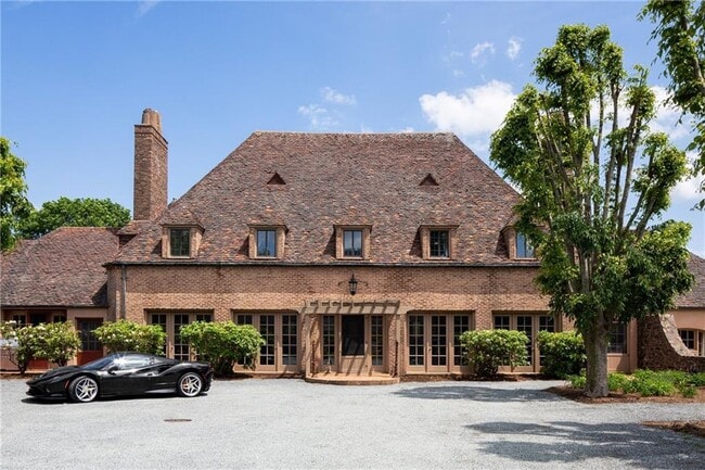 Foto del edificio - 216 Gray Craig Rd