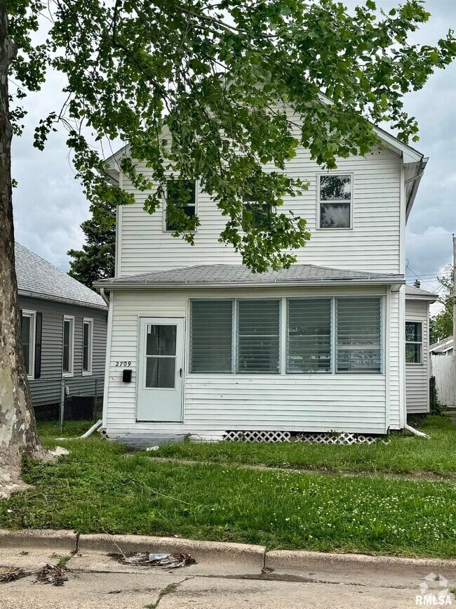 Building Photo - 2709 6th Ave