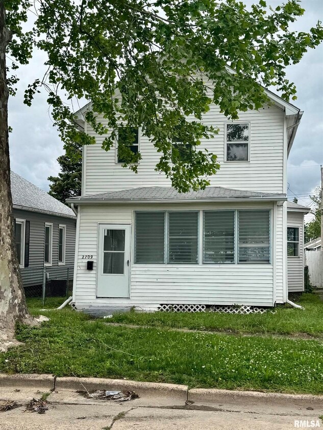 Primary Photo - 2709 6th Ave