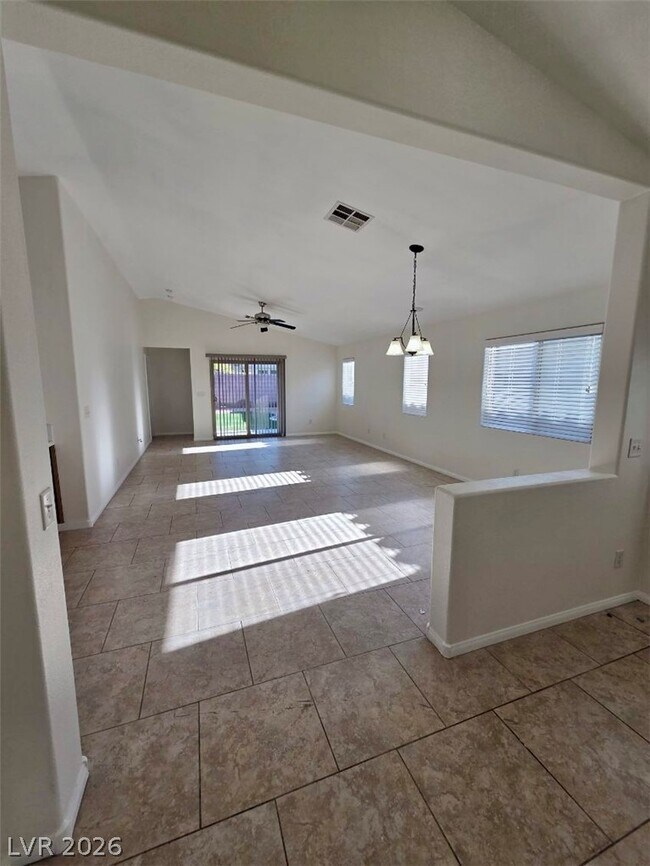 Building Photo - 5692 Great Eagle Ct