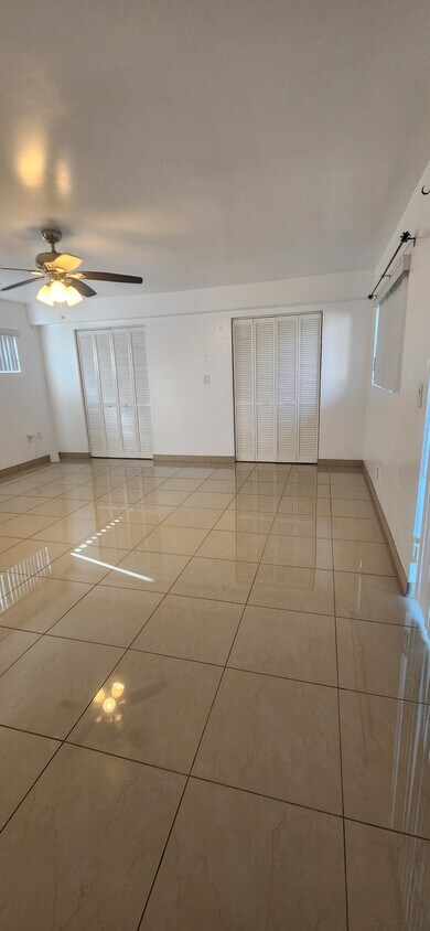 Área de estar - 1511 NE 160th St