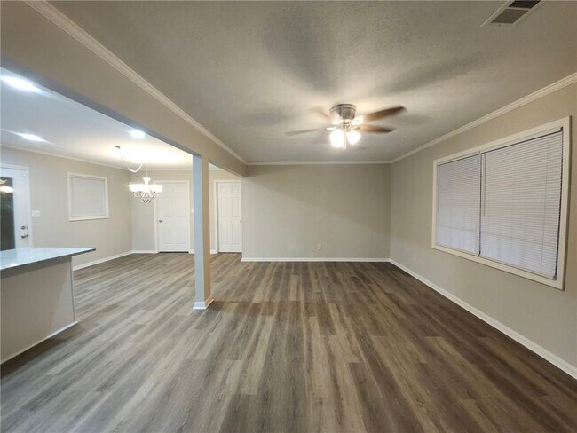 Foto del edificio - 2830 Knollview Dr
