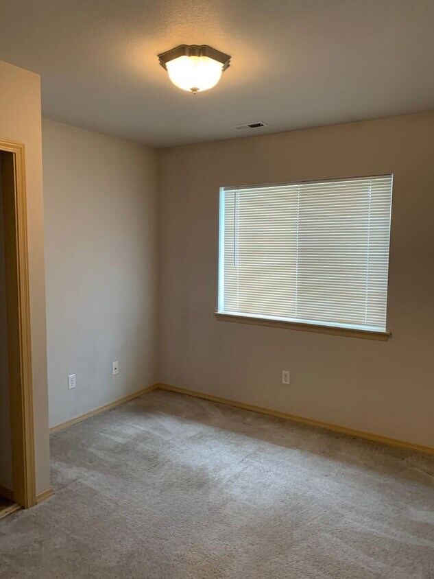 Primary Photo - Spanaway Duplex