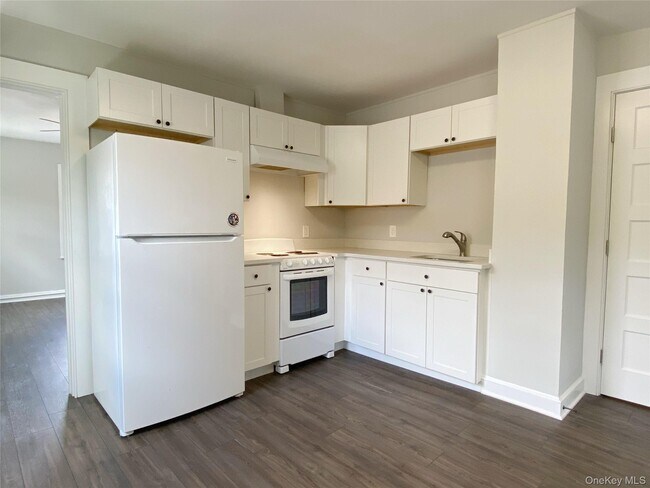 Foto del edificio - 13 Cozzens Ave