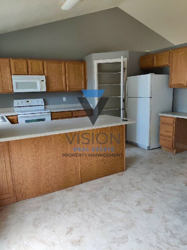 Building Photo - 1104 1480 E