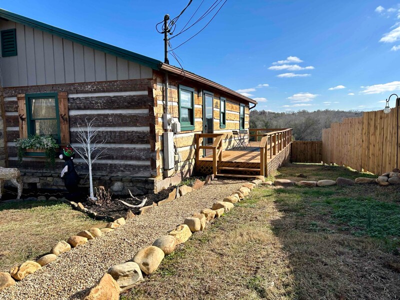 Primary Photo - 1424 E Park Ln