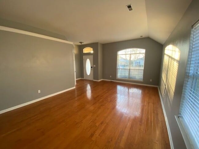 Foto del edificio - Fenced Yard!