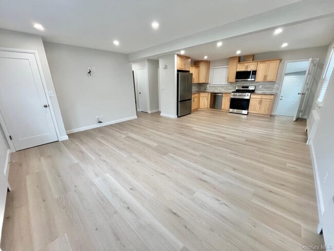 Building Photo - 237 Woodland Ave