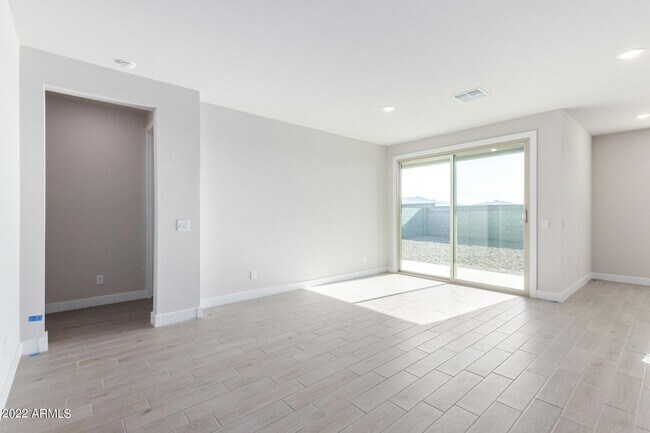Building Photo - 8526 S 69th Ln