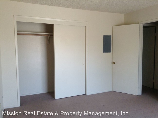 Building Photo - 6350 Summerfield Dr