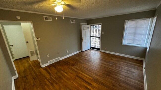 Building Photo - 4157 Barron Ave