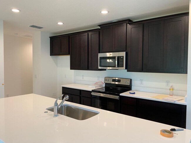 Foto del edificio - 1202 Celery Oaks Ln