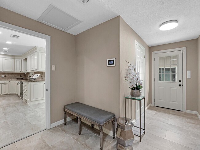 Building Photo - 227 Faust Ln