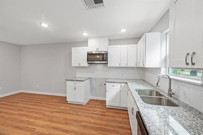 Foto del edificio - 8617 Clarington St