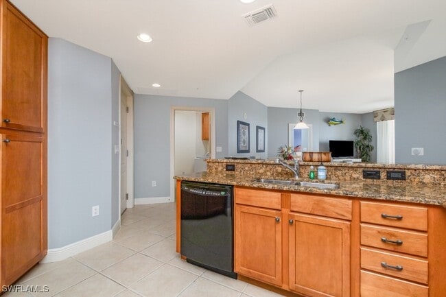 Foto del edificio - 5793 Cape Harbour Dr