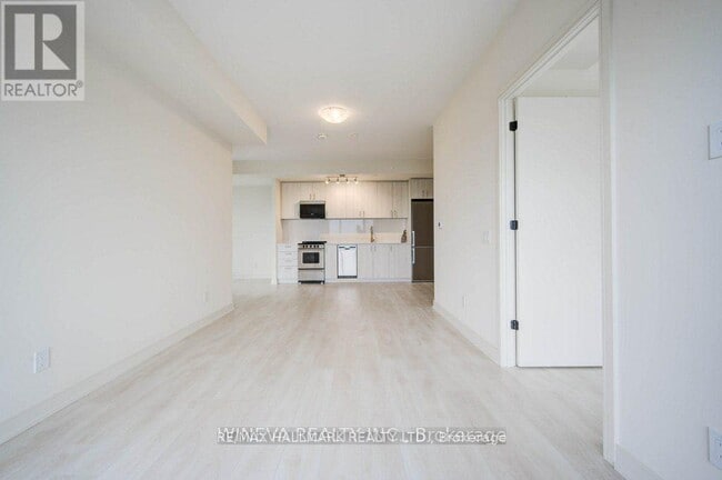 Photo du bâtiment - 8010-8010 Derry Rd
