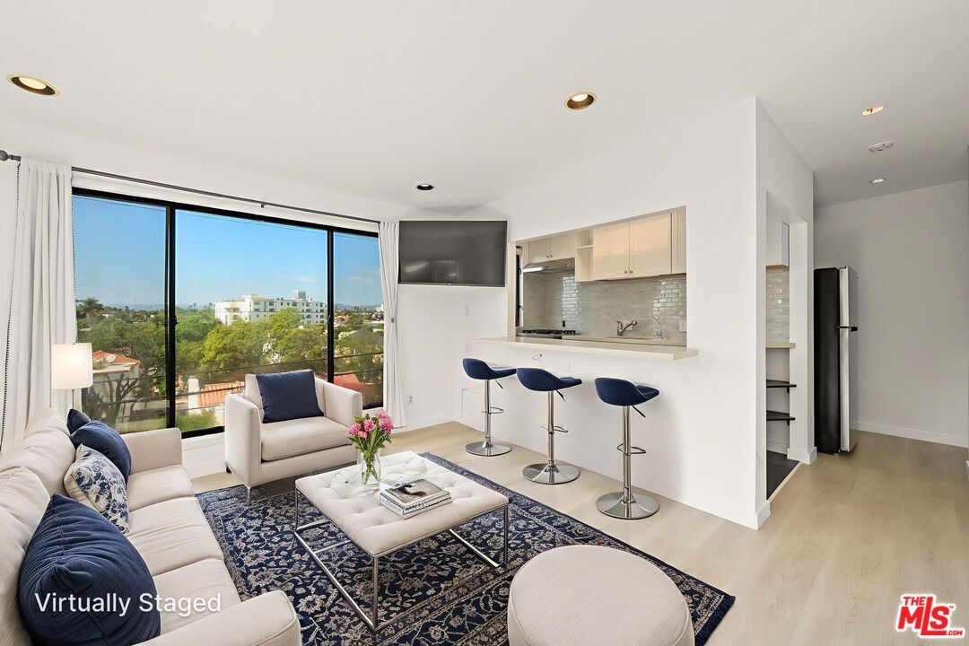 Foto principal - 1225 S Longwood Ave