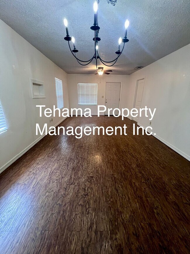 Foto del edificio - Charming 2 bedroom 1 bath home in Red Bluff