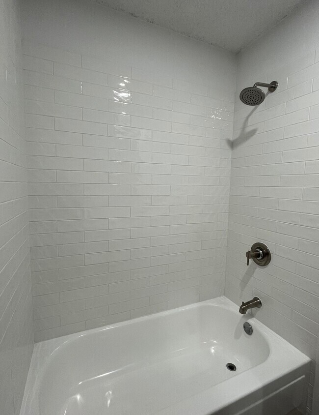 Foto del edificio - 6862 S Creek Dr