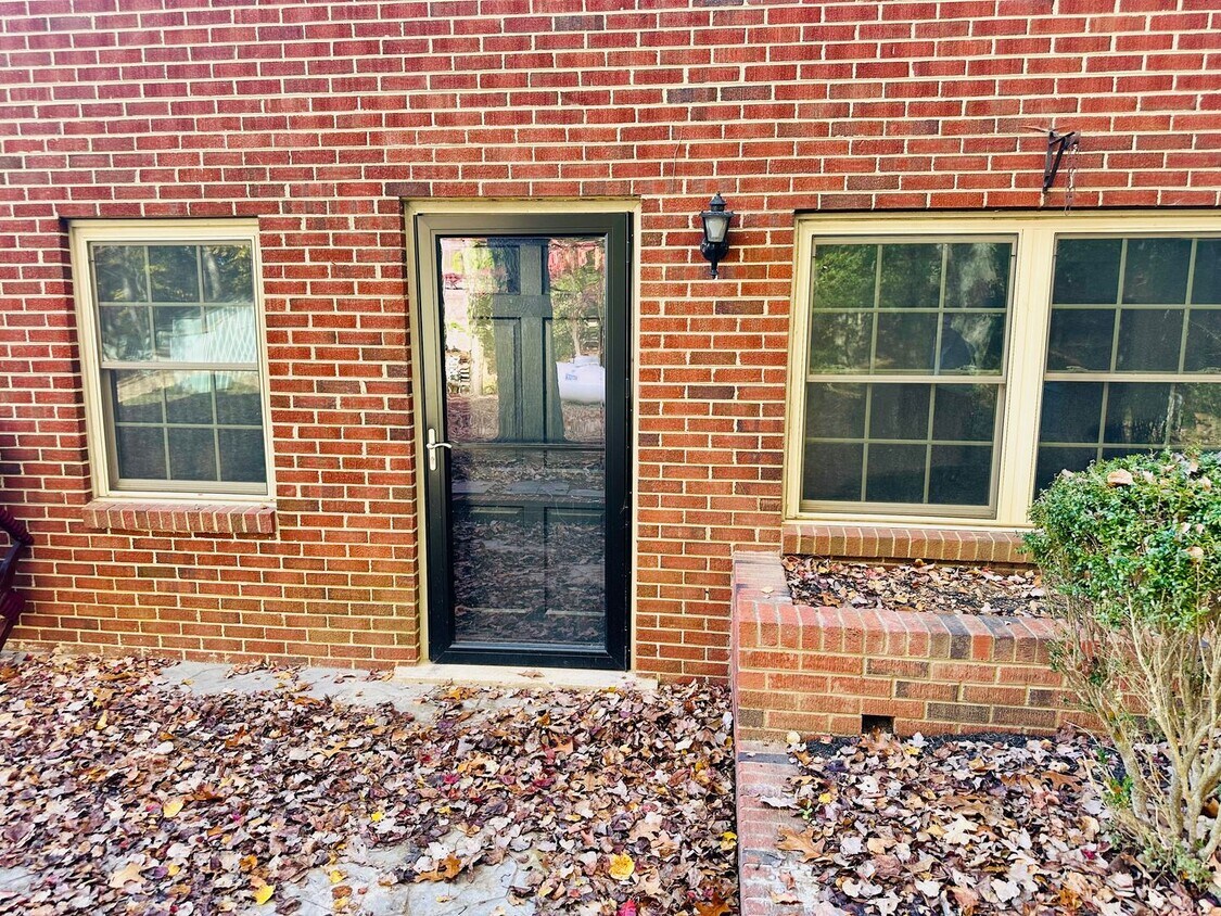 Primary Photo - Great Apartment in North Chesterfield