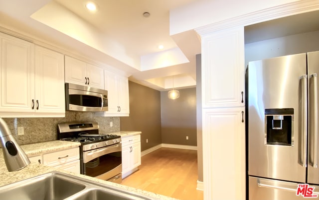 Building Photo - 1530 Centinela Ave