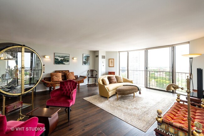 Foto del edificio - 1440 N State Pkwy