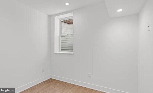 Foto del edificio - 1546 N Darien St