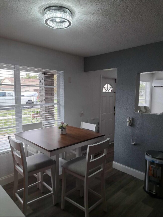 Foto del edificio - 740 SW 10th St