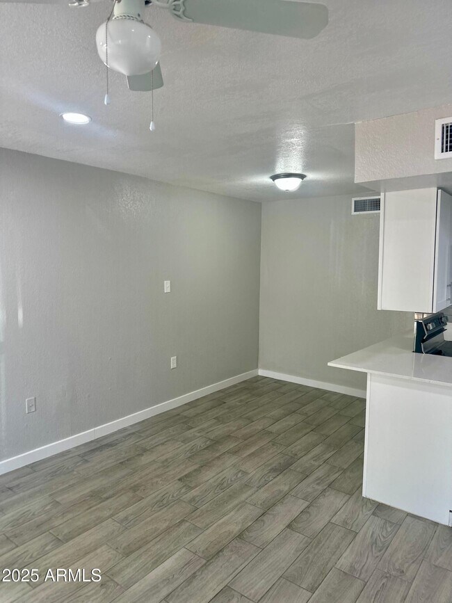 Foto del edificio - 16801 N 26th St