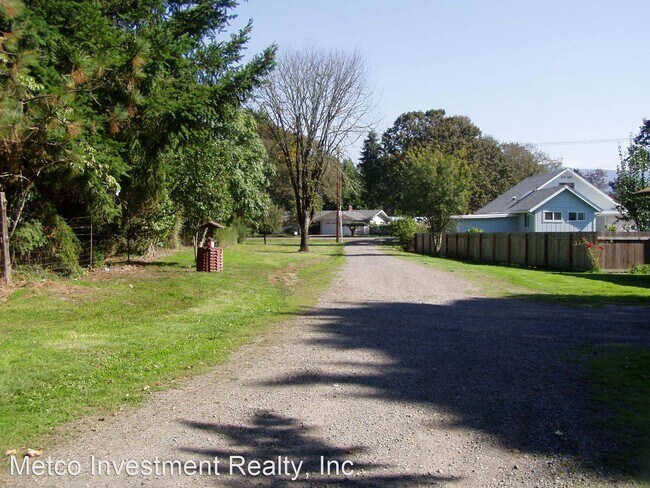 Building Photo - 88210-88216 Millican Rd