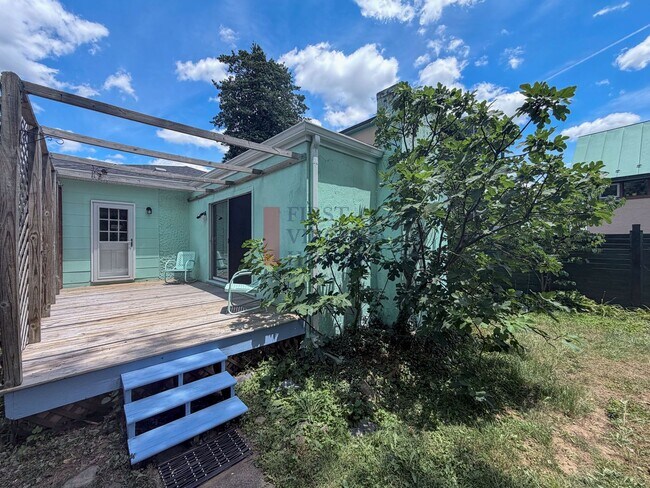 Foto del edificio - 2Bed/1bath Belmont Bungalow