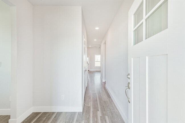 Foto del edificio - 13083 Clear View Dr