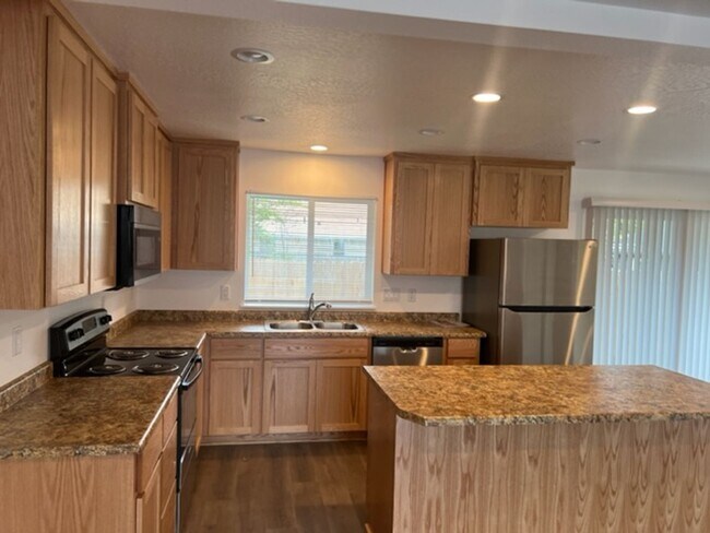 Foto del edificio - 1106-1108 W 11TH