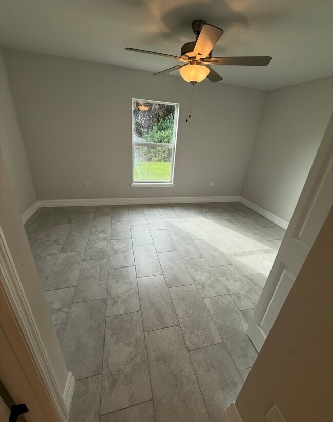 Foto del edificio - 6039 Latimer Ave