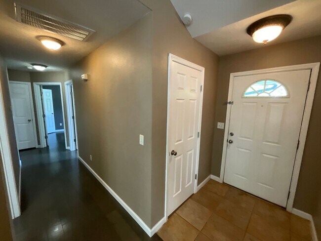 Foto del edificio - Beautiful Ozark Home for Lease