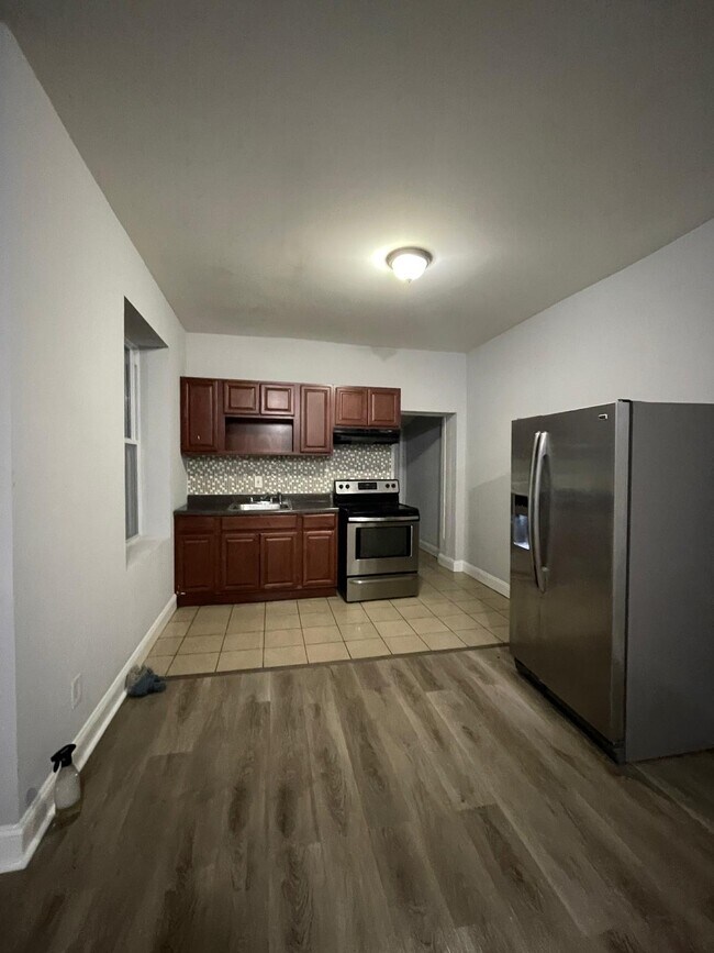 Foto del edificio - 628 N 55th St