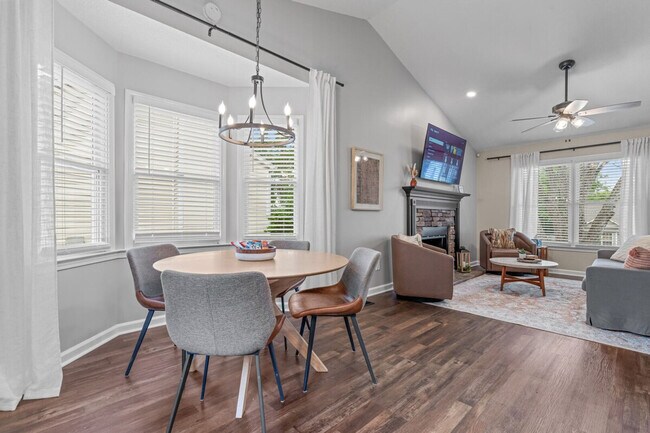 Foto del edificio - 13 Huntcliff Dr