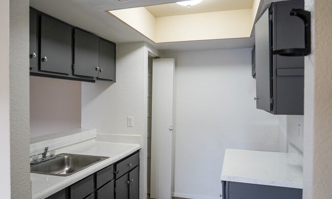 Building Photo - Trenton Place