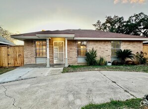 Building Photo - 5808 Longoria Loop