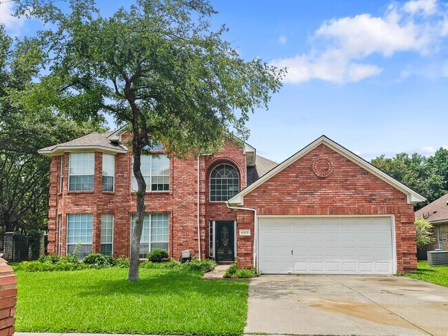 Foto del edificio - Beautiful 2 story 4 bedroom 2 bath