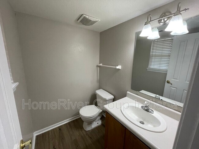 Building Photo - 413 Young's Creek Ct