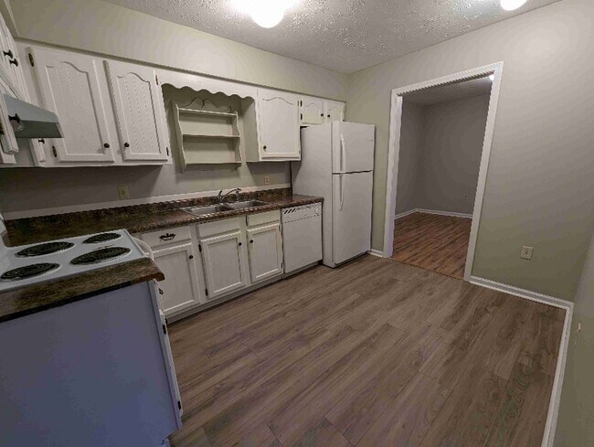 Building Photo - 100 Molloy Ct