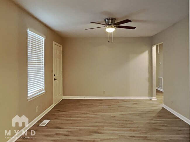 Foto del edificio - 305 Burlwood Ct