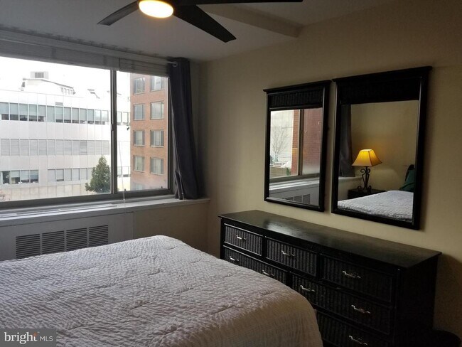 Foto del edificio - 1121 Arlington Blvd