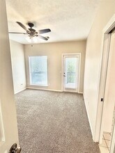 Building Photo - 807 Kipp Ave