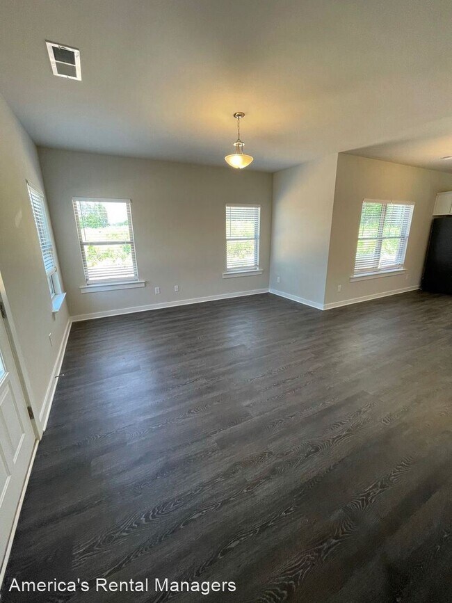 Foto del edificio - 4 br, 3 bath House - 7969 St. James Drive