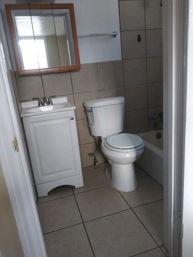 Foto del edificio - Studio Apartment Available!